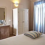 Orizontes Santorini Hotel