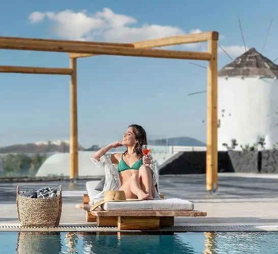 Orizontes Santorini Pýrgos