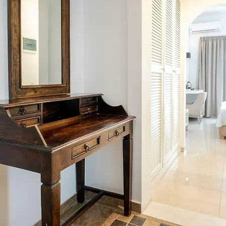 Hotel Orizontes Santorini 4*
